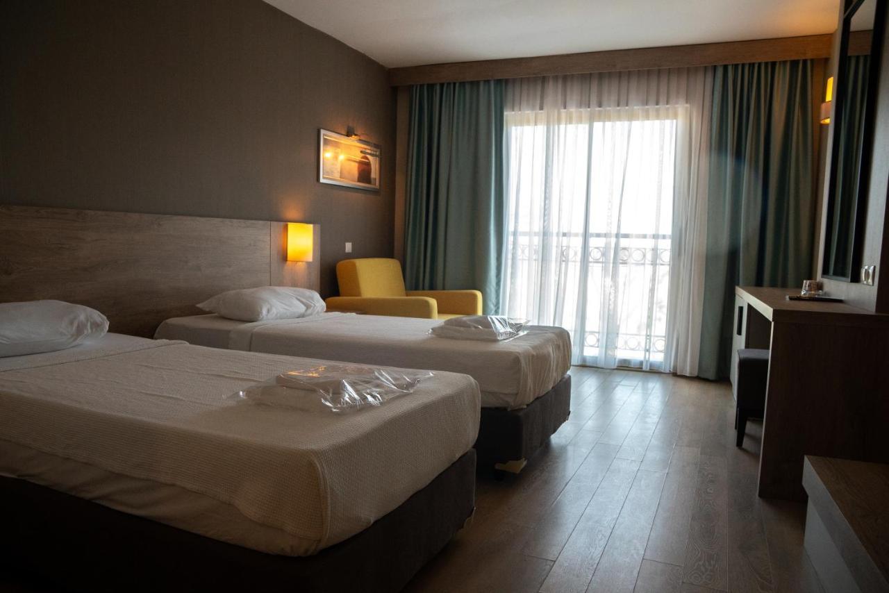 Lucida Beach Hotel Çamyuva Exteriör bild