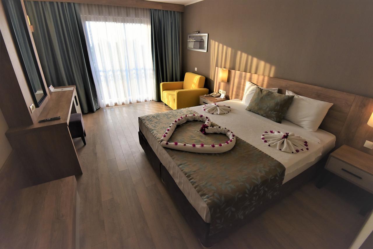 Lucida Beach Hotel Çamyuva Exteriör bild