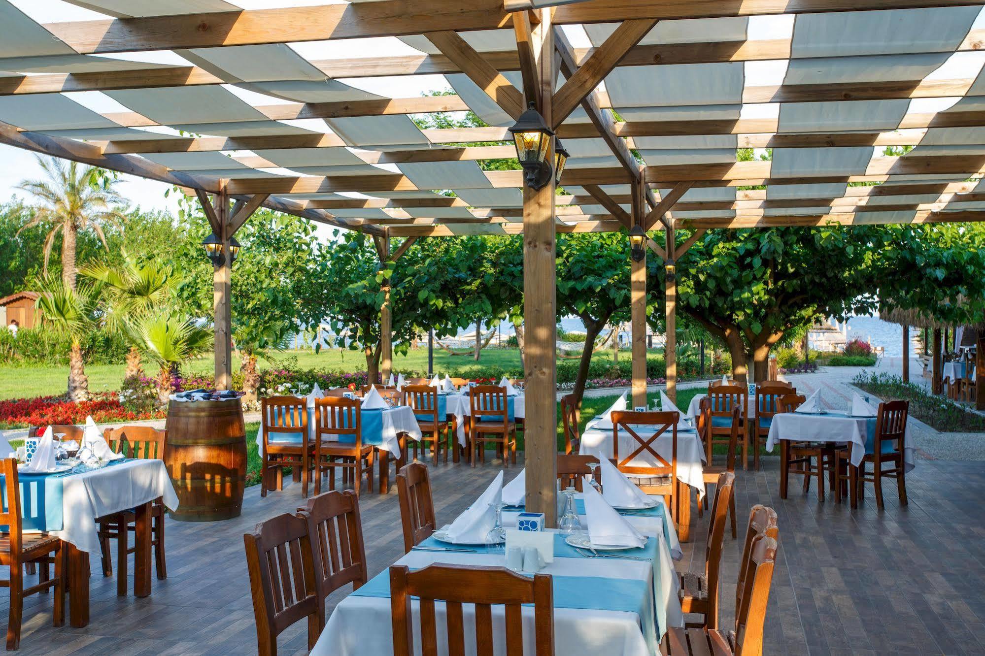Lucida Beach Hotel Çamyuva Exteriör bild