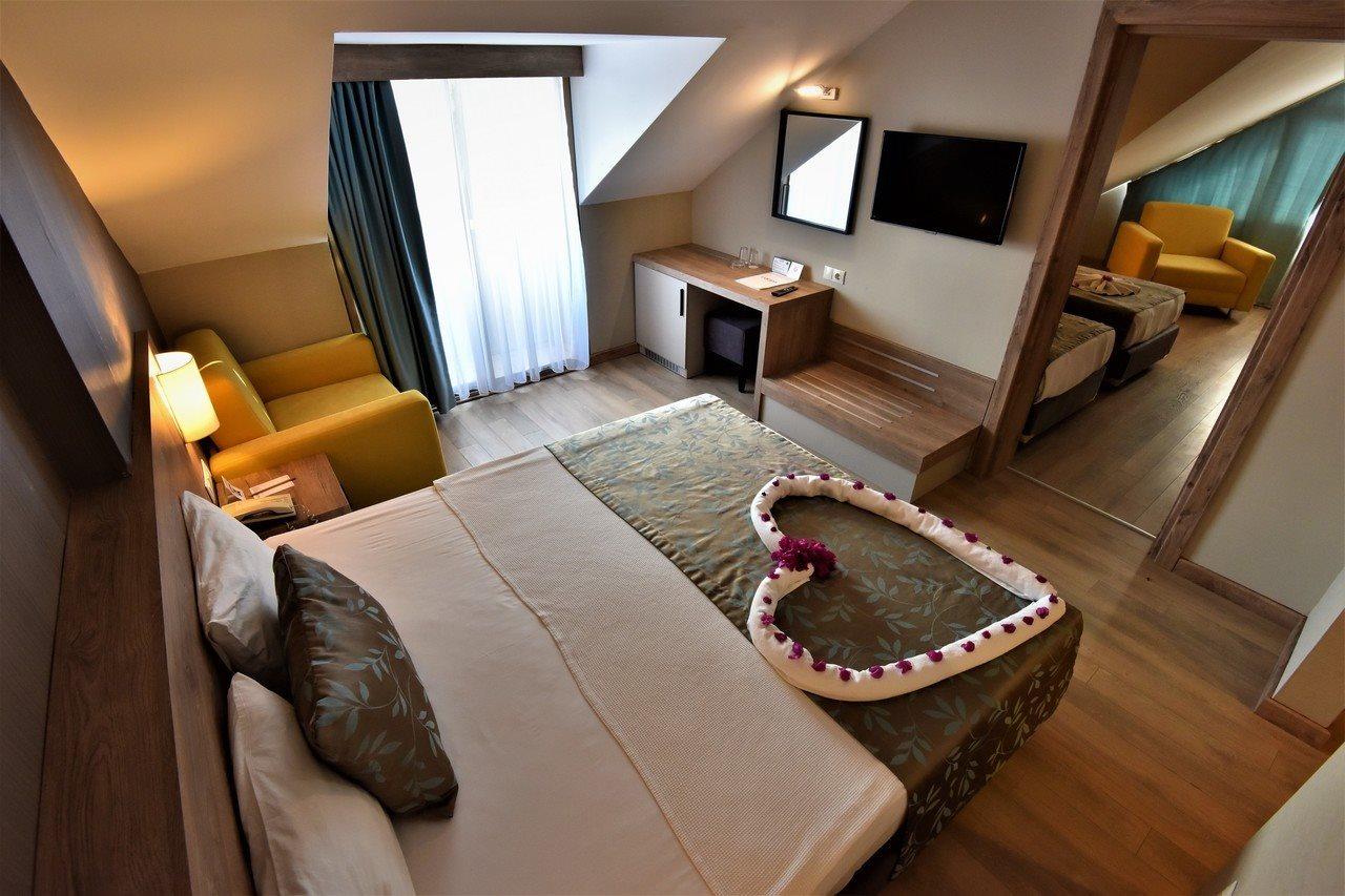 Lucida Beach Hotel Çamyuva Exteriör bild