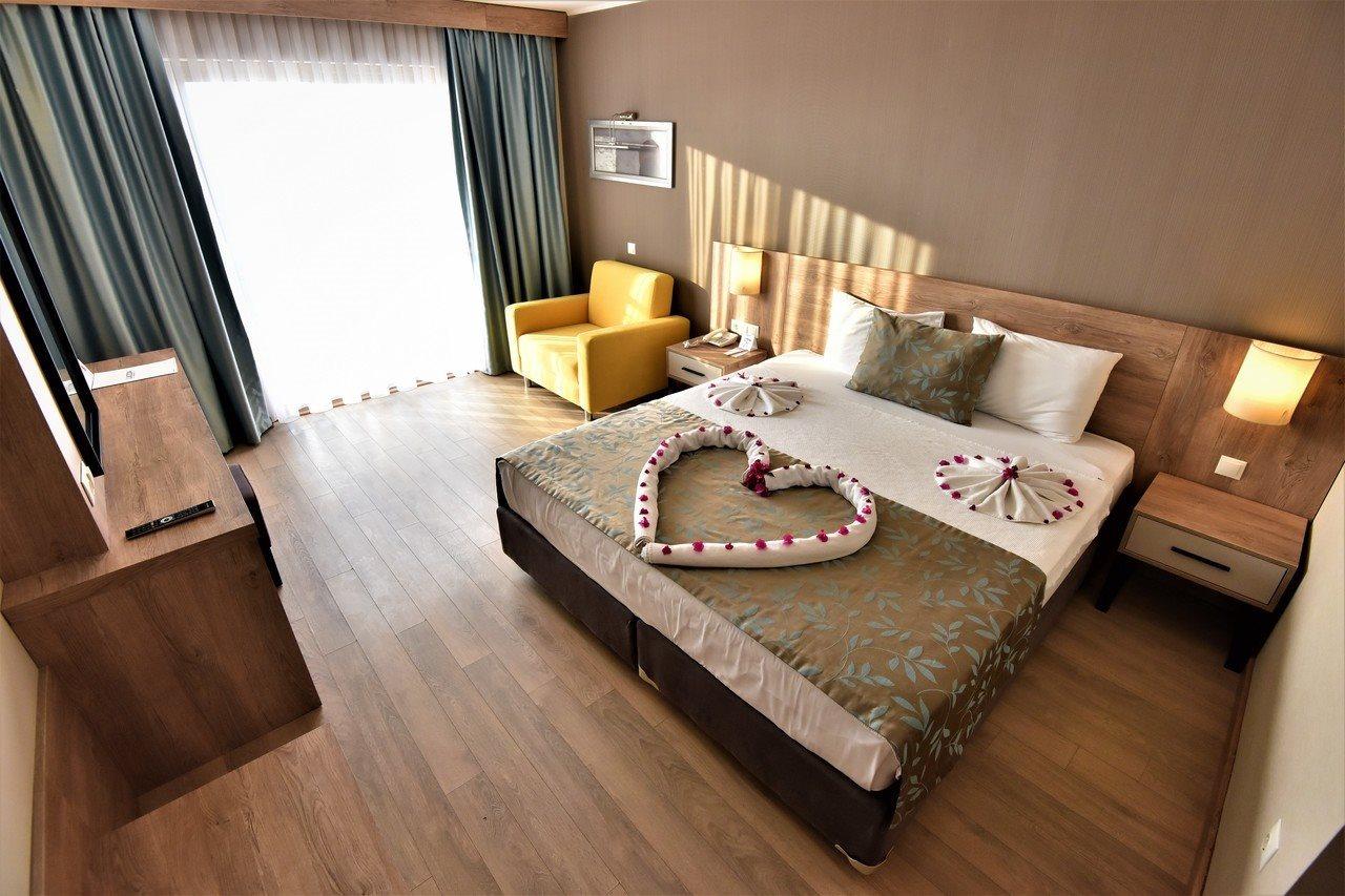 Lucida Beach Hotel Çamyuva Exteriör bild